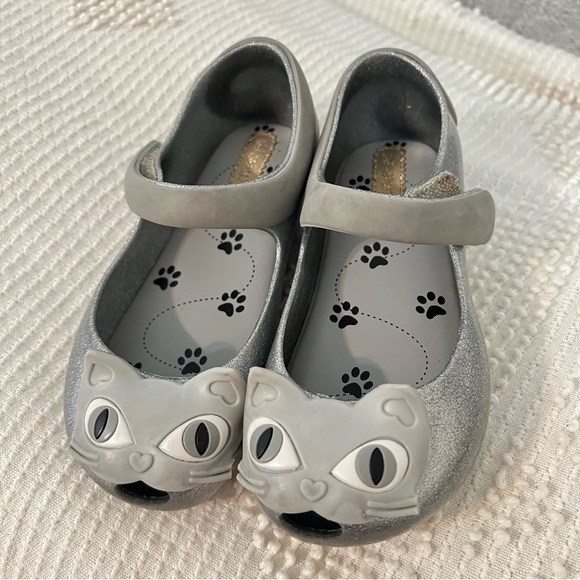 Mini Melissa Ultragirl II Silver Cat Mary Jane Flats Shoes Toddler Girls Size 9 - Picture 1 of 5